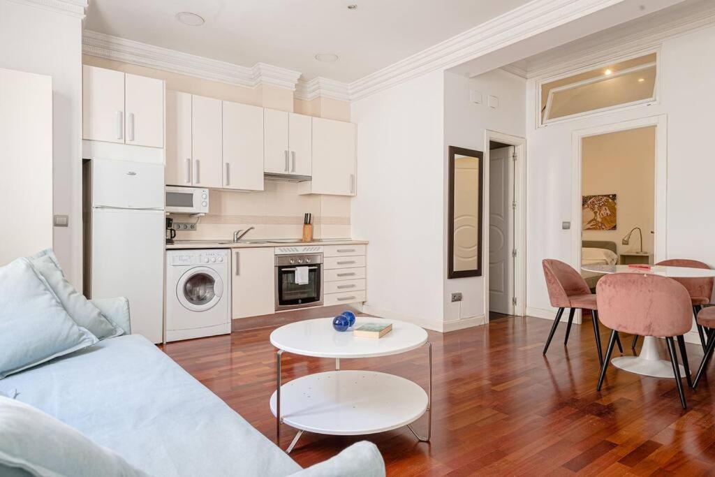 Apartment Modern In Chueca Inf3iz4